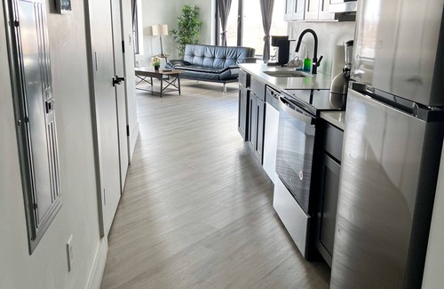 Elizabeth Apartment | 2BR apt close to EWR 3818