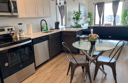 Elizabeth Apartment | 2BR apt next to EWR 9721