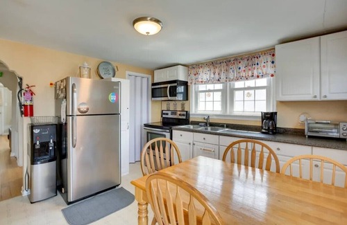 North Wildwood Apartment | 2nd Floor 3-bedroom unit in beautiful North Wildwood-block to the beach!
