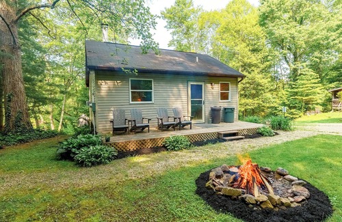 New Rumley Cabin | 2Q Cabin near Leesville Lake ~Pets welcome~