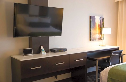 North Bergen Hotel | 3-Star Hotel ∙ Best Western Premier NYC Gateway Hotel