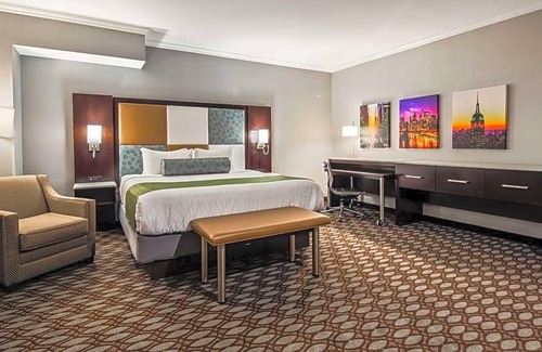 North Bergen Hotel | 3-Star Hotel ∙ Best Western Premier NYC Gateway Hotel