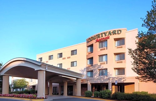 Woodbridge Hotel | 3-Star Hotel ∙ Courtyard by Marriott Potomac Mills Woodbridge