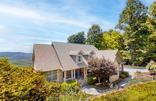 Laurel Park House | 300 m² House ∙ 4 bedrooms ∙ 6 guests