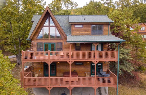 Townsend Cabin | 307 m² Cabin ∙ 3 bedrooms ∙ 12 guests