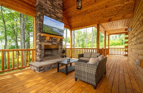 McHenry House | 317 m² House ∙ 5 bedrooms ∙ 14 guests