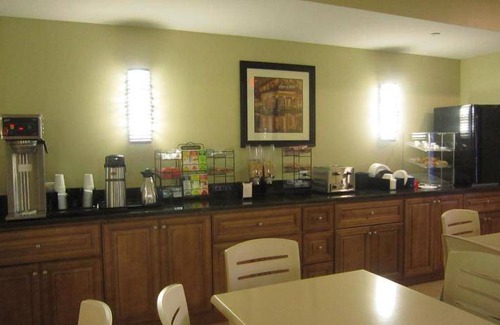 Monmouth Junction Hotel | 37 m² Motel ∙ 127 guests