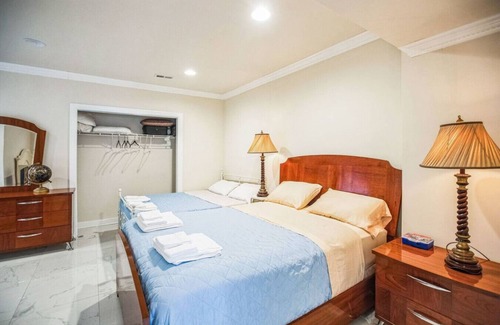 Fairland House | 372) Luxurious 3BR Home!