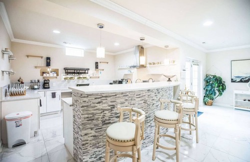 Fairland House | 372) Luxurious 3BR Home!
