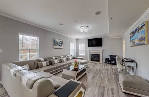 Waldorf House | 399 m² House ∙ 5 bedrooms ∙ 1 guest