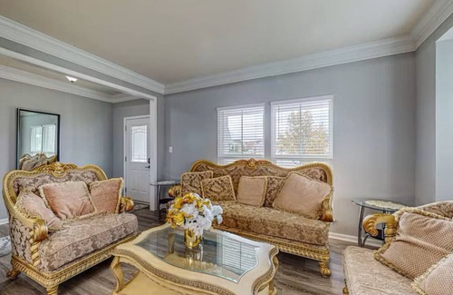 Waldorf House | 399 m² House ∙ 5 bedrooms ∙ 1 guest