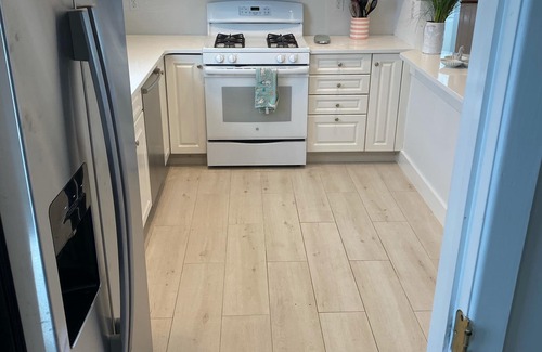 Beach Haven House | 4 BDRM with pool, beach block Steps to beach, walk to Bay village,Fantasy Island
