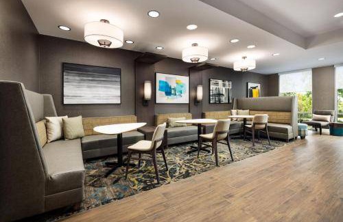 King of Prussia Hotel | 43 m² Hotel ∙ 6 guests
