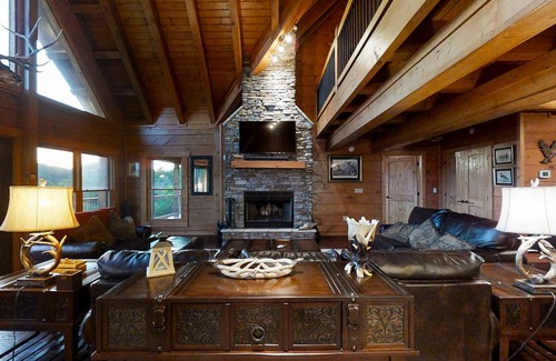 Tazewell Cabin | 474 m² Cabin ∙ 5 bedrooms ∙ 16 guests