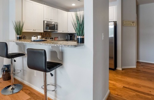 Rehoboth Beach Condo | 5 Star Condo w/Several Amenities, Pool, & Sonos,-Premier Host!