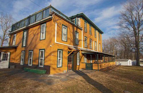 Palenville House | 511 m² Motel ∙ 7 bedrooms ∙ 22 guests