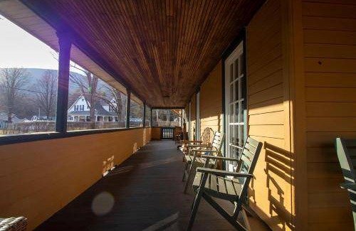 Palenville House | 511 m² Motel ∙ 7 bedrooms ∙ 22 guests