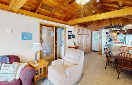 Town of Jerusalem Cottage | 54 m² Cabin ∙ 2 bedrooms ∙ 6 guests