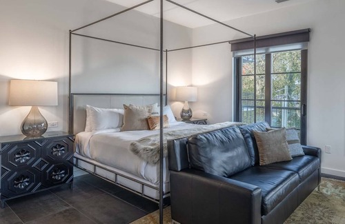 West End Hotel | 557 m² Hotel ∙ 18 bedrooms ∙ 58 guests