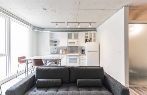 Gateway District Apartment | 56 m² Apartment ∙ 1 bedroom ∙ 2 guests