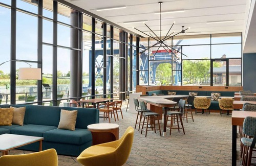 Riverfront Hotel | 56 m² Hotel ∙ 2 bedrooms ∙ 127 guests