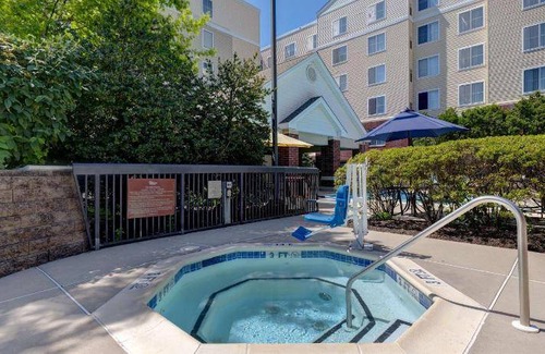 Lansdale Hotel | 57 m² Hotel ∙ 2 bedrooms ∙ 127 guests