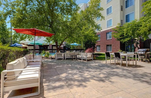 Lansdale Hotel | 57 m² Hotel ∙ 2 bedrooms ∙ 127 guests
