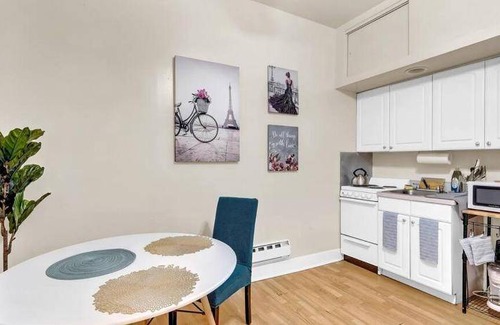 Gayborhood Apartment | 75 m² Apartment ∙ 1 bedroom ∙ 2 guests