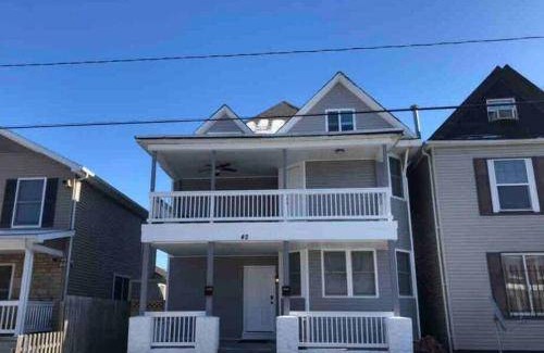 West Columbus House | 77 m² House ∙ 4 bedrooms ∙ 12 guests