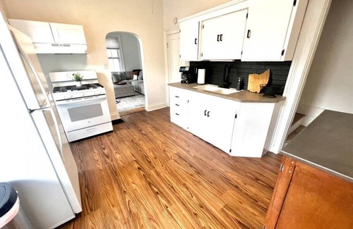 German Village Apartment | 888 Macon (1 bdrm) · Historic German Village home | fenced yard