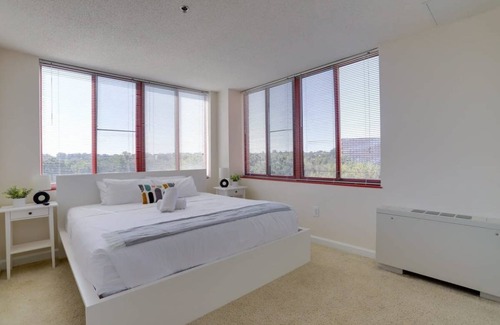 Pentagon City Apartment | 90 m² Apartment ∙ 2 bedrooms ∙ 6 guests