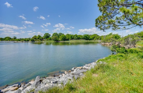 Newport News Cottage | 91 m² Cabin ∙ 2 bedrooms ∙ 4 guests