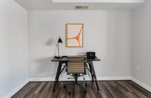 Woodmont Triangle Apartment | 97 m² Apartment ∙ 2 bedrooms ∙ 4 guests