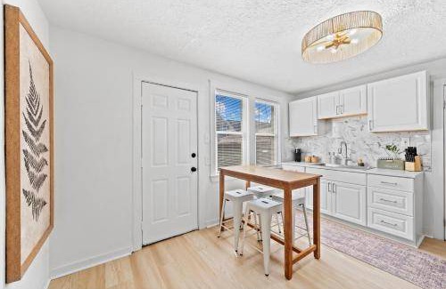 Detroit - Shoreway House | 975 m² House ∙ 1 bedroom ∙ 4 guests