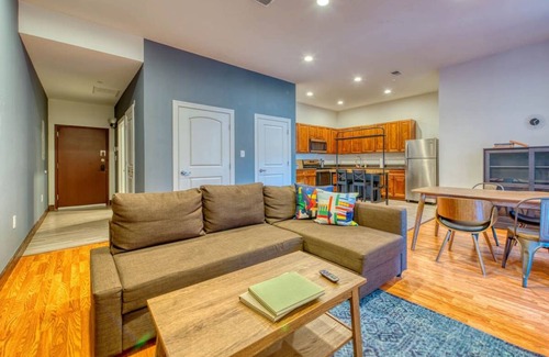 West Poplar Apartment | Apartment ∙ 2 bedrooms ∙ 4 guests