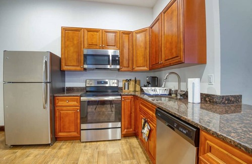 West Poplar Apartment | Apartment ∙ 2 bedrooms ∙ 4 guests