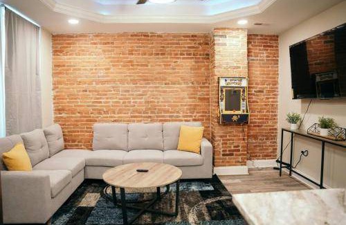 Fells Point Apartment | Apartment ∙ 4 bedrooms ∙ 8 guests