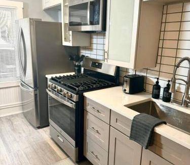 Detroit - Shoreway Apartment | Apartment ∙ 1 bedroom ∙ 4 guests