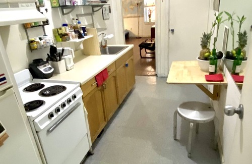 Weehawken Apartment | Artist Loft 10 Minutes to Time Square