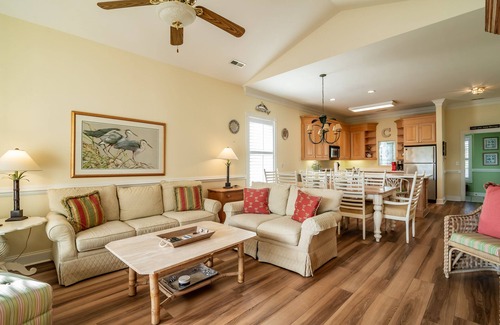 Pawleys Island Condo | Avian Forest 53-202 - Pet Friendly unit with access to Litchfield by the Sea