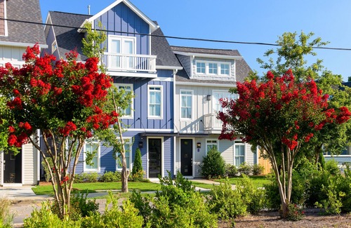 Buena Vista House | Barbara & Linda by AvantStay | Stylish 2 Home Buyout in Heart of Nashville
