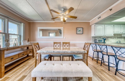 Ocean City Condo | Bayfront condo with marina views and access to shared pool - walk to beach