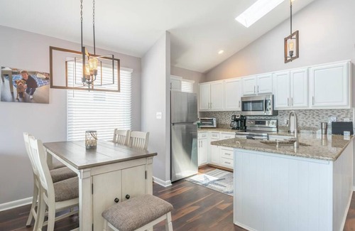 Avalon House | Bayfront Townhome with 4 bedrooms pet friendly in beautiful Avalon.