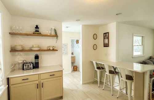 North Cape May House | Bayside, Cozy, Updated 2BR 1.5B, Lg deck/priv yd, Outdoor dining, Bikes Incl