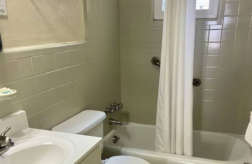 Wildwood Crest Hotel | Beach Colony Motel
