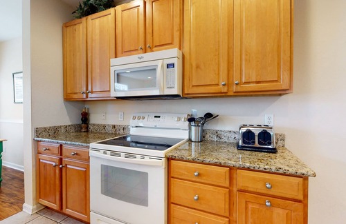 Ocean View House | Bear Trap Dunes end townhouse w/pool table, shared pools and fitness room
