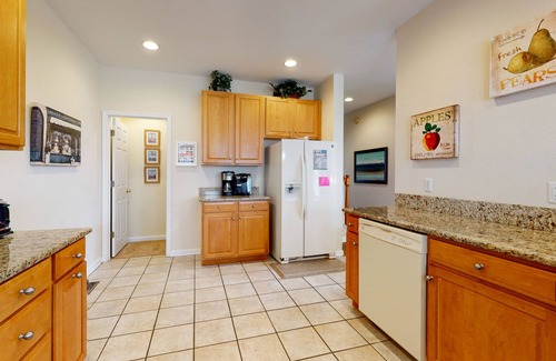 Ocean View House | Bear Trap Dunes end townhouse w/pool table, shared pools and fitness room