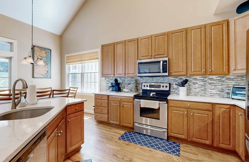 Ocean View House | Bear Trap Dunes house w/golf on-site, fireplace, basketball court, shared sauna