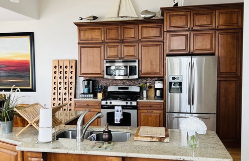 North Wildwood House | Beautiful Luxury Townhome 1.5 blocks to sand w/Rooftop Deck!