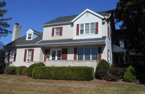 Elizabethtown Bed & Breakfast | Bed and breakfast ∙ 4 guests